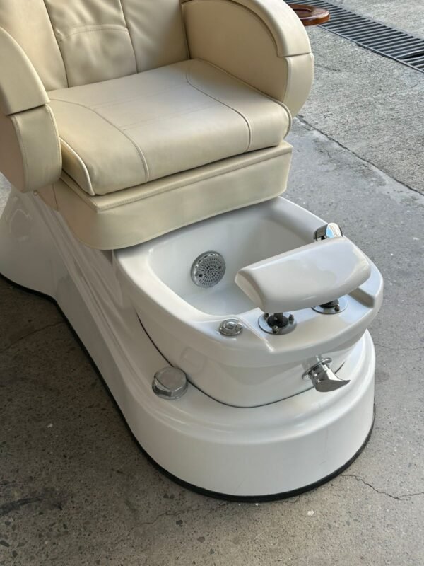 Pedicure Chair with Foot Basin - Image 3
