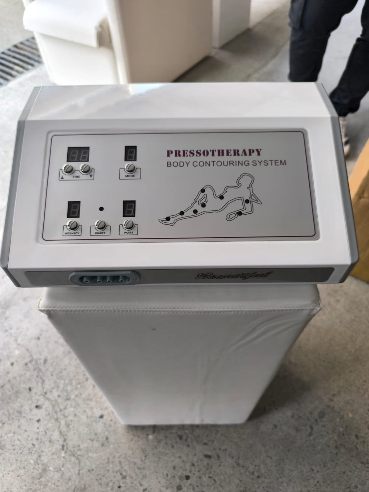 Аппарат прессотерапии B30 на 16 камер 11 Аппарат прессотерапии B30 на 16 камер — изображение 11