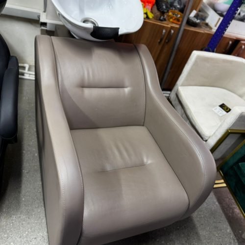 5b7e1985 796c 439d a62f c828d28f4334